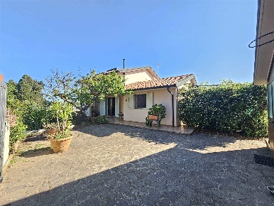 Foto Villa unifamiliare a San Vincenzo di 95 m² con 4 locali in vendita