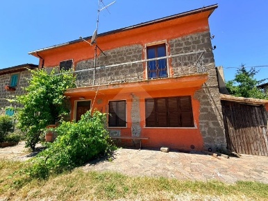 Foto Casa indipendente in VIA NOTAZIE, Montefiascone di 100 m² in vendita