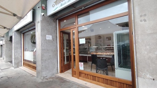 Foto Negozio in Via Sampolo 84, Palermo Libertà - Villabianca di 85 m²