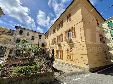 Foto Appartamento in Carlo Bardina, Cogoleto Centro di 71 m² con 4 locali