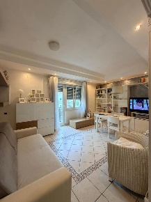 Foto Appartamento in Via Montello 46, Aprilia Centro di 90 m² con 5 locali