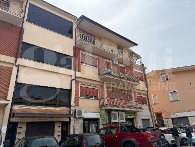 Foto Appartamento in Via Pietro Nenni 17, Aprilia Centro di 188 m²