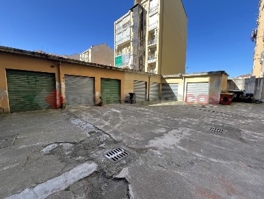 Foto Box in Corso POTENZA 125, Torino Lucento di 42 m² con 1 locali