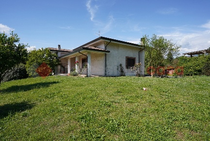 Foto Villa singola in Via Foresta snc, Cassino di 300 m² con 5 locali