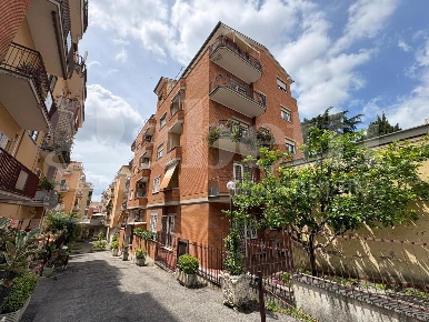 Foto Appartamento in dei Feltreschi, Roma Pisana - Bravetta di 100 m²