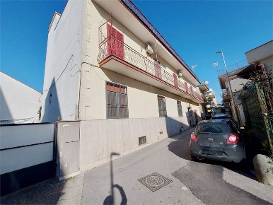 Foto Appartamento in Corso Umberto I, Caivano Centro di 70 m² con 5 locali