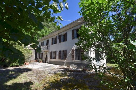 Foto Rustico in via Giuseppe Mazzini, Belveglio Centro di 209 m² in vendita