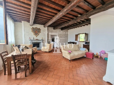 Foto Appartamento a Signa Centro di 200 m² con 6 locali in vendita