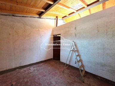 Foto Casa indipendente a Lucca Antraccoli di 120 m² con 6 locali in vendita