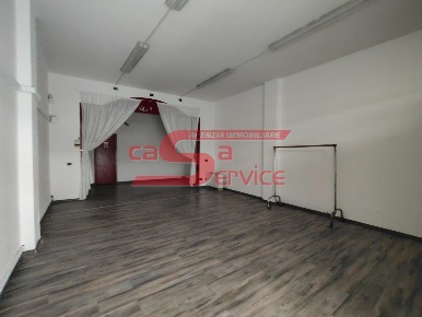 Foto Negozio a Montecatini-Terme di 70 m² con 2 locali in affitto