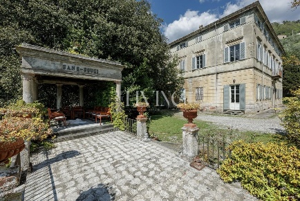 Foto Villa unifamiliare a Capannori Marlia di 1187 m² con 36 locali