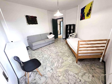 Foto Appartamento a Massa Marina di Massa Centro di 75 m² con 3 locali