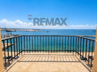 Foto Appartamento in Via Regina Elena 80, Trapani Centro di 236 m²