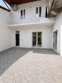 Foto Case semi ndipendenti a Trezzano Rosa di 115 m² con 4 locali
