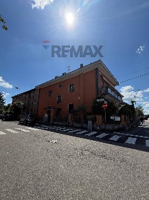 Foto Appartamento in Via Alessandro Volta 10, Pero Centro di 75 m²