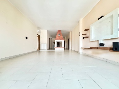 Foto Appartamento in via Lecce 111, Gallipoli Via Lecce, Ospedale di 260 m²