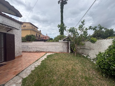 Foto Villa unifamiliare in Via Giambattista Viotti, Roma Infernetto
