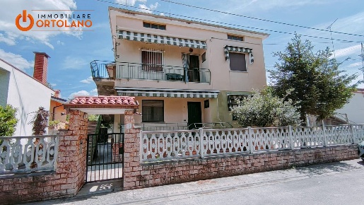 Foto Case semi ndipendenti in Via Mocille 6, Monfalcone Centro di 130 m²