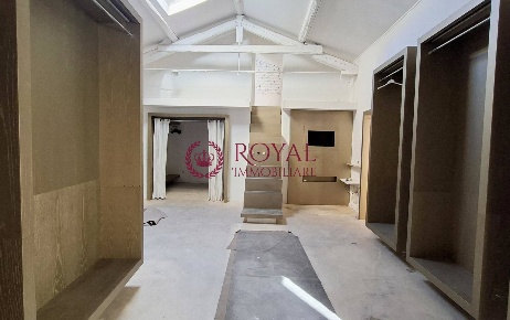 Foto Locale commerciale in Via Ricasoli, Livorno Attias - Marconi di 88 m²