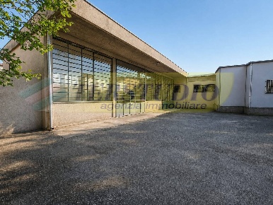 Foto Capannone industriale in via libero grassi, Olginate di 260 m²