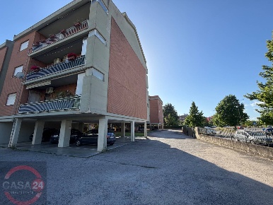Foto Appartamento in Viale Paganini, Latina Q4 di 89 m² con 4 locali