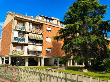 Foto Appartamento in Viale Paganini, Latina Q4 di 89 m² con 4 locali