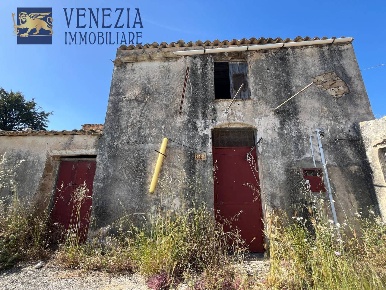 Foto Rustico in Contrada Gaddimi, Sciacca di 132 m² con 4 locali in vendita