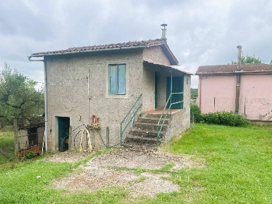 Foto Terreno agricolo in Località Cucciale, Caprarola di 3800 m² in vendita