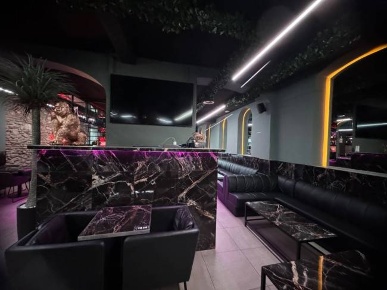 Foto Negozio in Piazza Risorgimento, Gallarate Centro di 200 m² in affitto