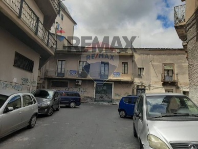 Foto Appartamento in VIA VACCA 53, Paternò di 147 m² con 5 locali