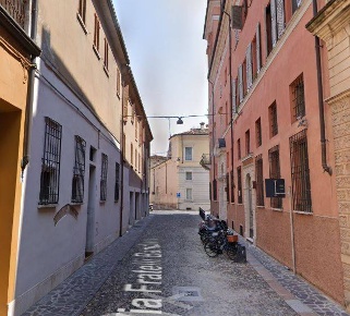 Foto Appartamento in VIA ARRIVABENE, Mantova Centro di 200 m² con 5 locali