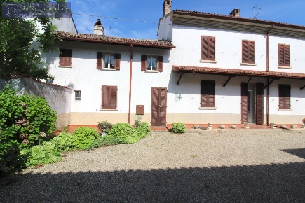 Foto Rustico in Via del Canale 32, Bastida Pancarana di 128 m² con 4 locali