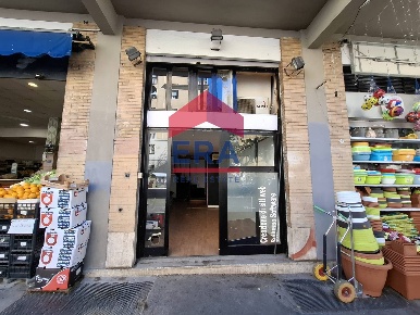 Foto Locale commerciale in Viale Dei Quattro Venti, Roma Monteverde Vecchio