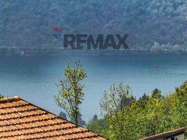 Foto Appartamento in Via Sappa 35, Armeno Centro di 168 m² con 5 locali