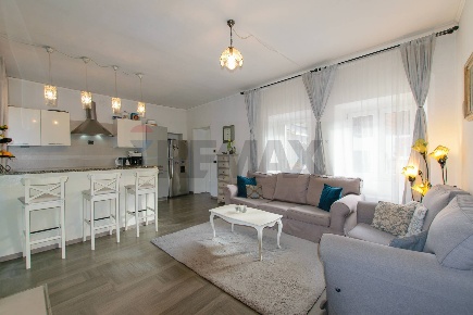 Foto Casa indipendente in via G. Mazzini 10, Cureggio Centro di 240 m²