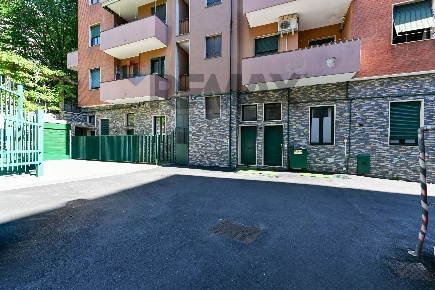 Foto Residence in Via Bartolomeo Sestini 32, Milano Affori di 380 m²