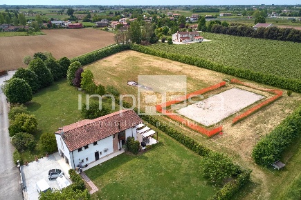 Foto Terreno residenziale in Via zugno 1, Roncade Vallio di 8199 m²