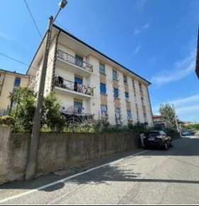 Foto Appartamento in Strada San Evasio 6, Ovada Centro di 86 m² all'asta