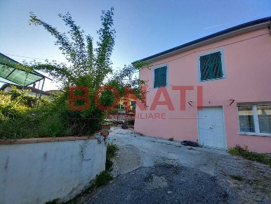 Foto Case semi ndipendenti a La Spezia di 65 m² con 4 locali in vendita