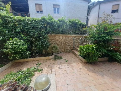 Foto Villa a schiera in Via Rimembranze, Amelia Centro di 160 m² in vendita