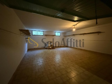 Foto Posti auto in Via Walter Tobagi 35, Modena Viali di 35 m² con 1 locali