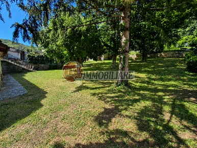Foto Casa indipendente a Borgo San Lorenzo Polcanto di 220 m² con 9 locali