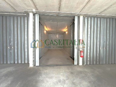 Foto Posti auto a Ivrea di 20 m² con 1 locali in vendita