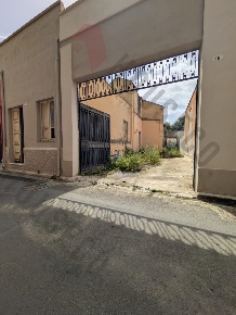 Foto Villa singola in Via dei Gracchi 36, Monserrato di 243 m² con 4 locali