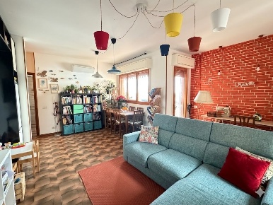 Foto Appartamento a Castelnuovo Magra Colombiera Molicciara di 85 m²