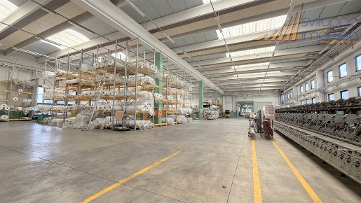 Foto Capannone industriale in Via Cesare Cantù, Macherio di 5412 m²
