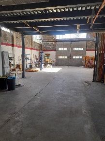 Foto Capannone industriale a Ossona di 460 m² in vendita