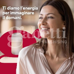 Foto Appartamento in Via Calabresi 115, Arzano di 129 m² con 3 locali