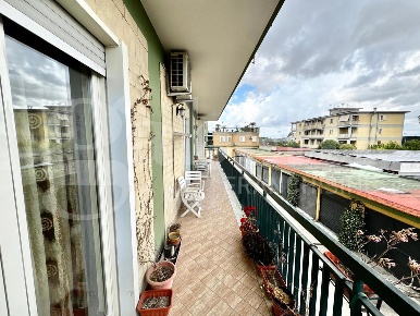 Foto Appartamento in Via Calabresi 115, Arzano di 129 m² con 3 locali