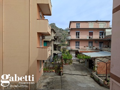 Foto Appartamento in Via Stazione 69, Oliveri di 68 m² con 3 locali